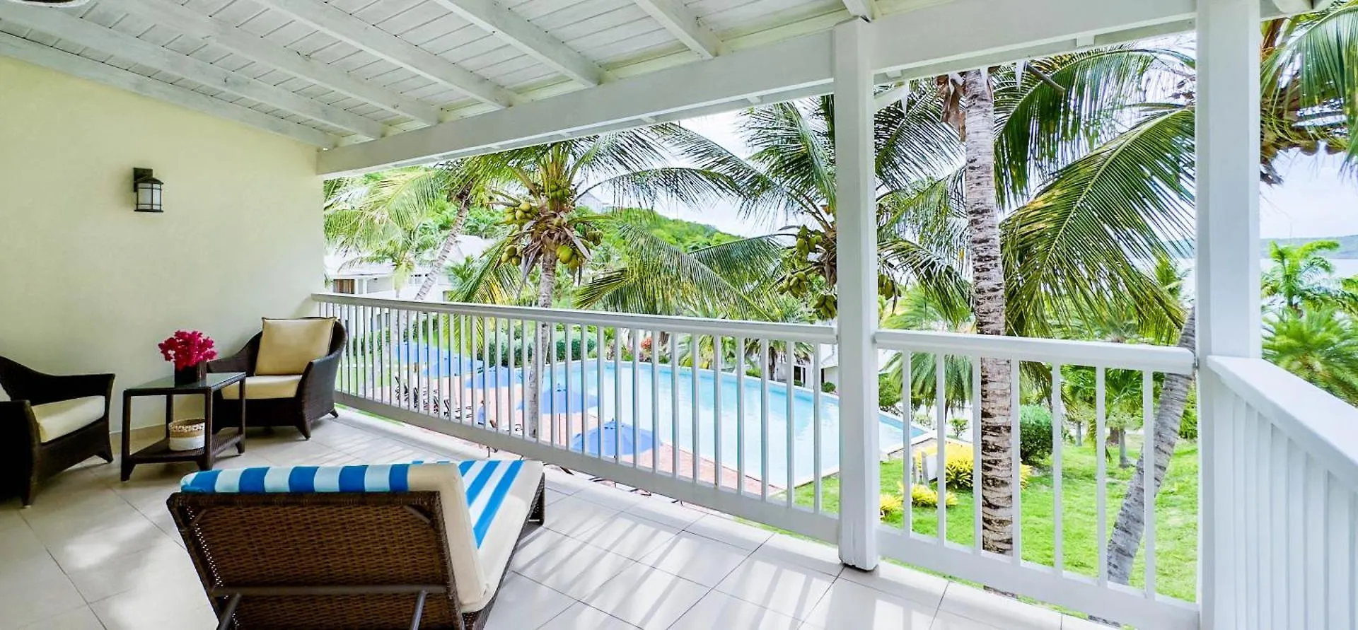 The Hideaway Suite 1512 Pool And Sea Views Gaynors Apartment