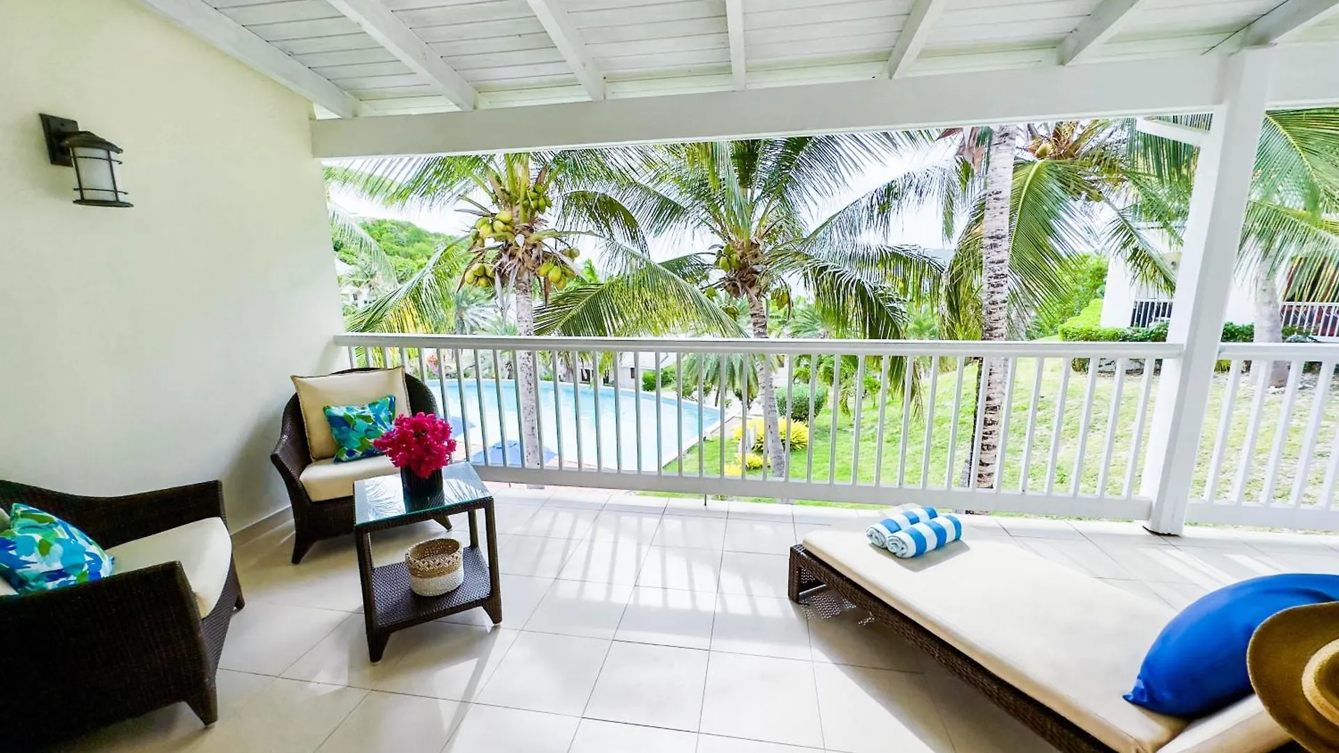 The Hideaway Suite 1512 Pool And Sea Views Gaynors