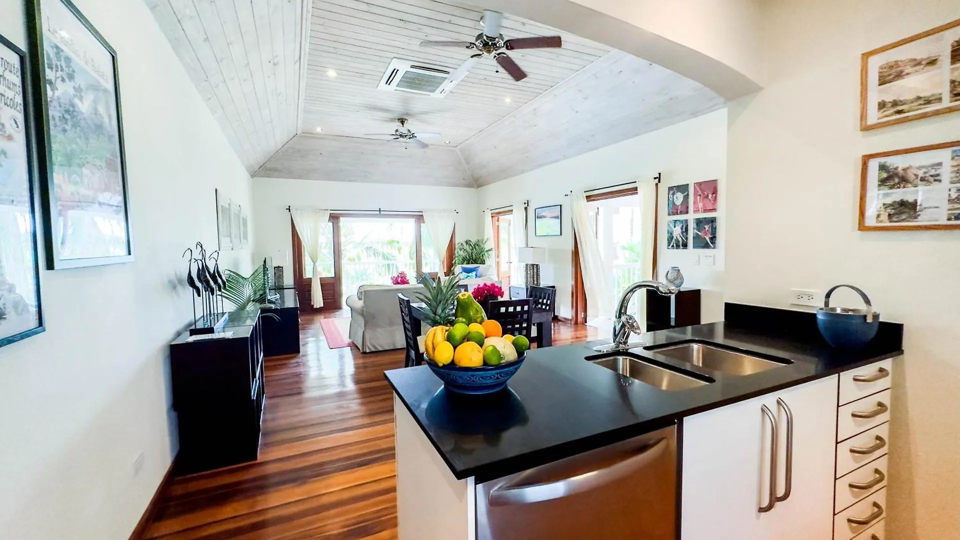 The Hideaway Suite 1512 Pool And Sea Views Gaynors